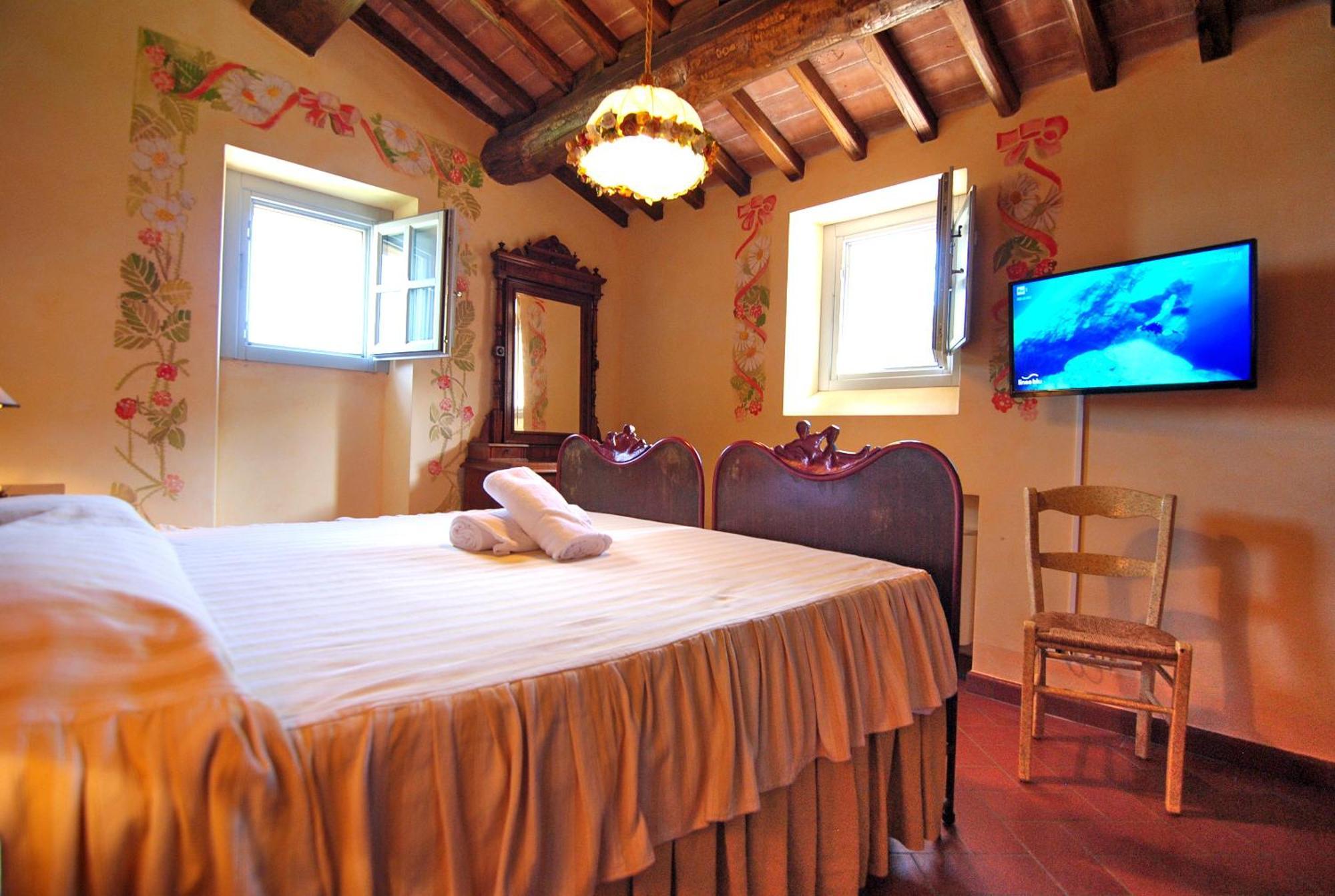 Agriturismo I Frati Paciano Екстериор снимка
