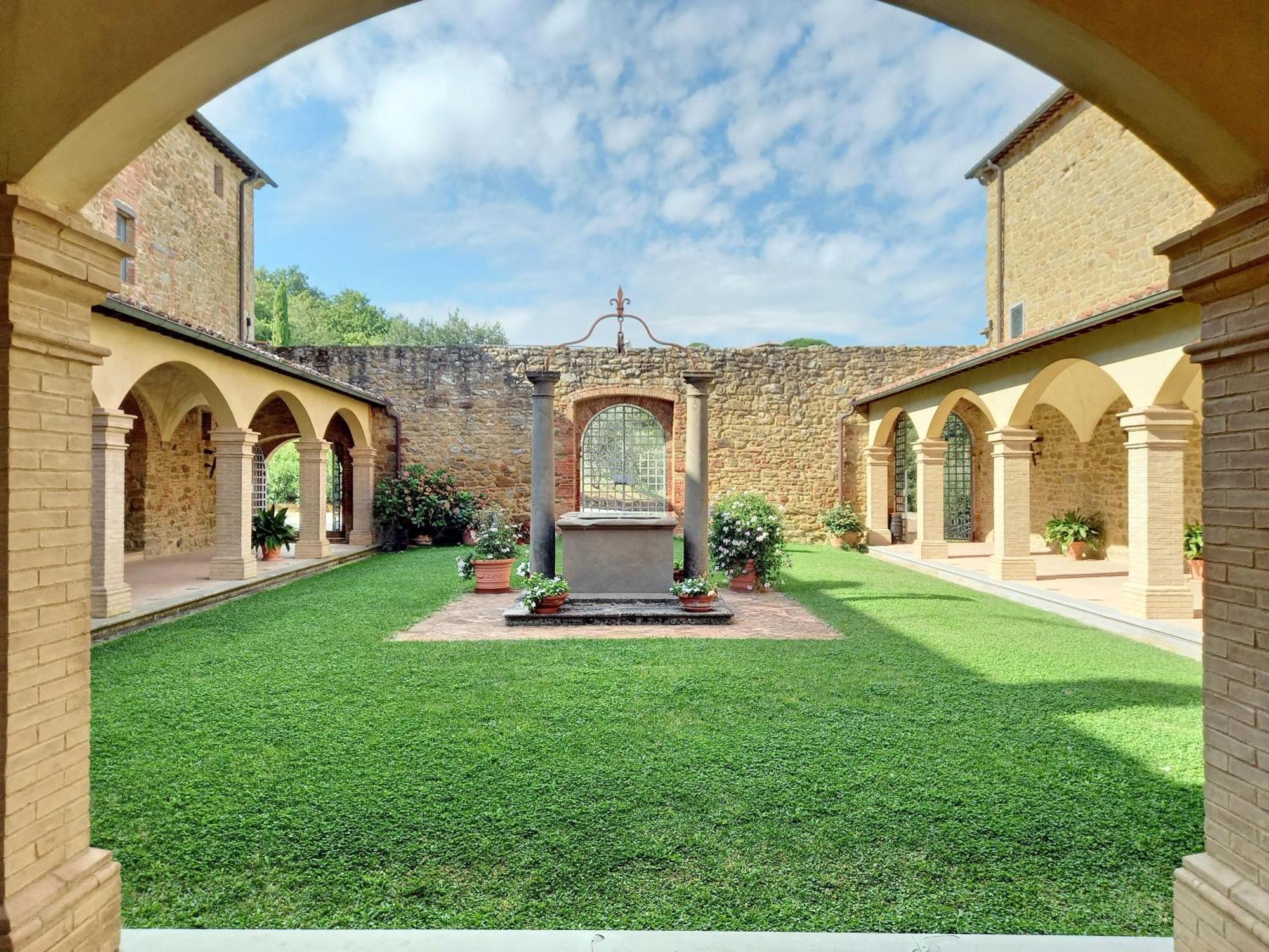 Agriturismo I Frati Paciano Екстериор снимка